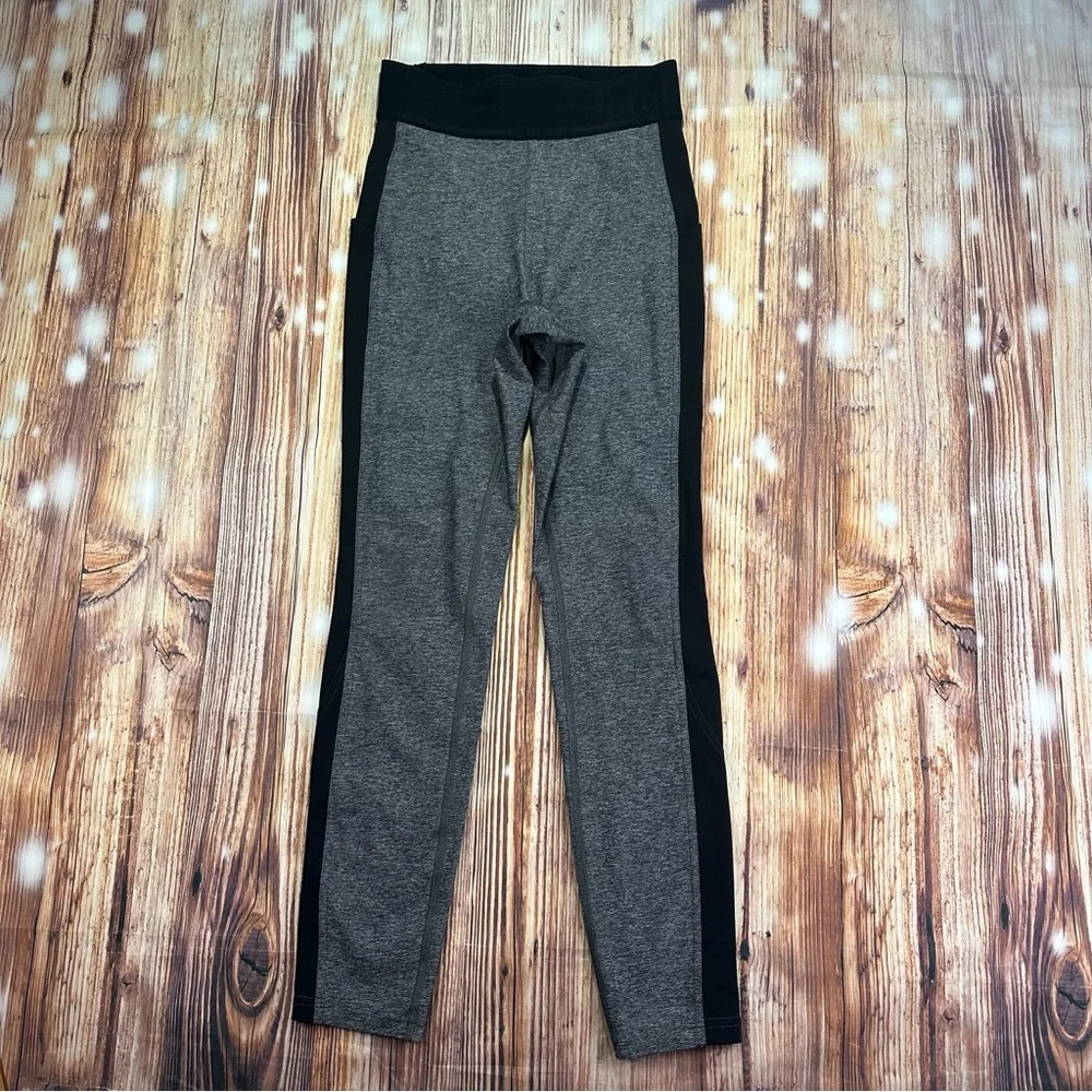 Lululemon Athletica Box It Out Tight Heathered Black / Black Leggings Size 4